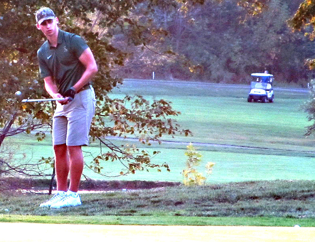 Region golf tourney 10